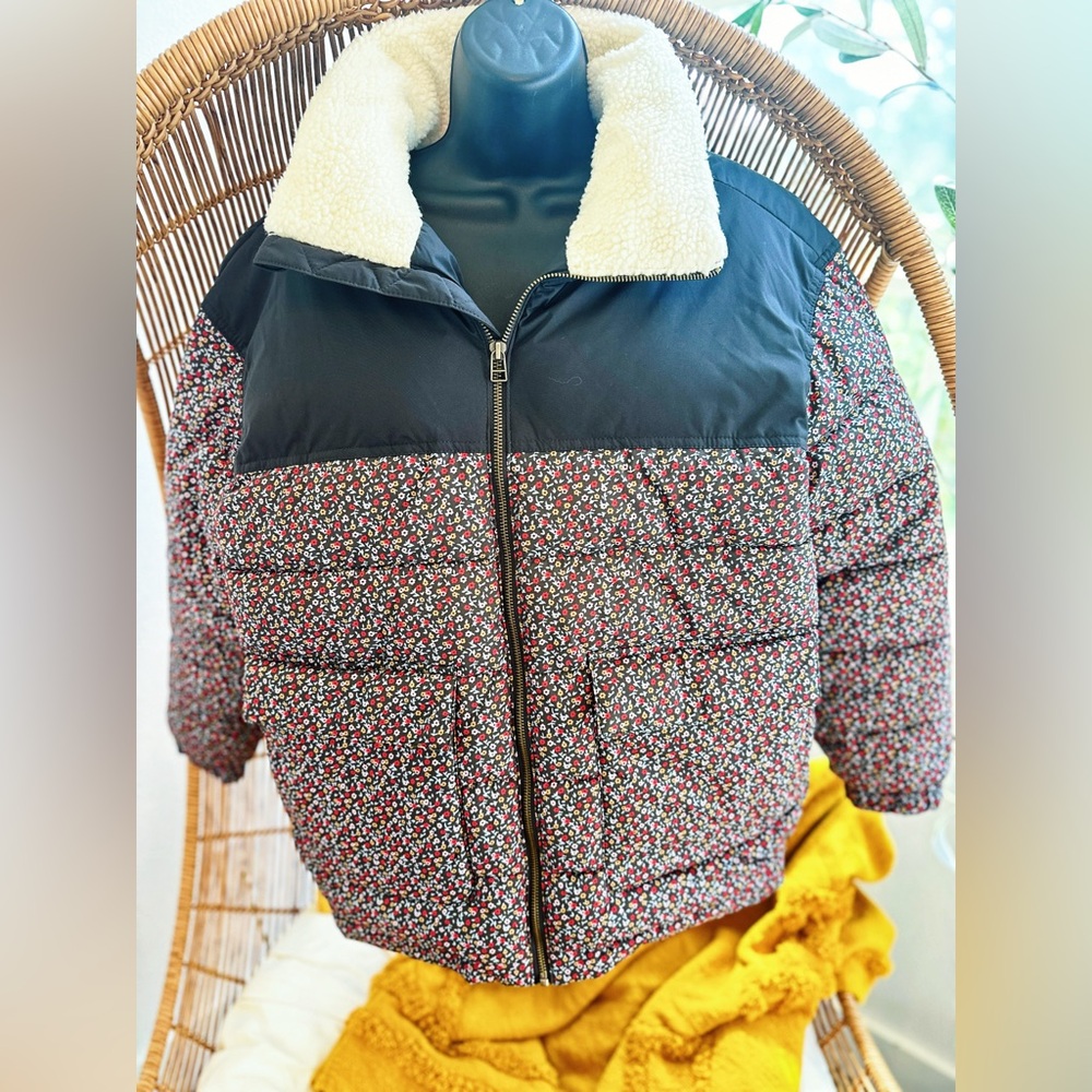 Universal Thread Puffer Jacket, Size Medium With … - image 3